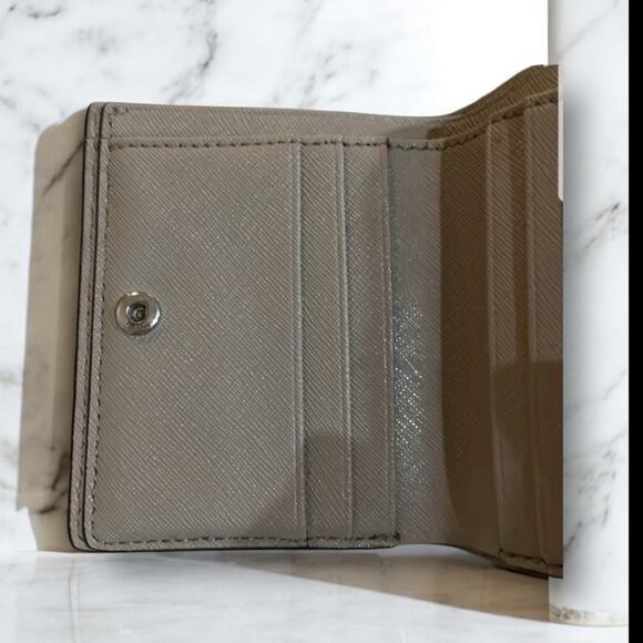 Tory Burch Emerson Tan Leather Wallet with Textured Finish EUC - Picture 11 of 13